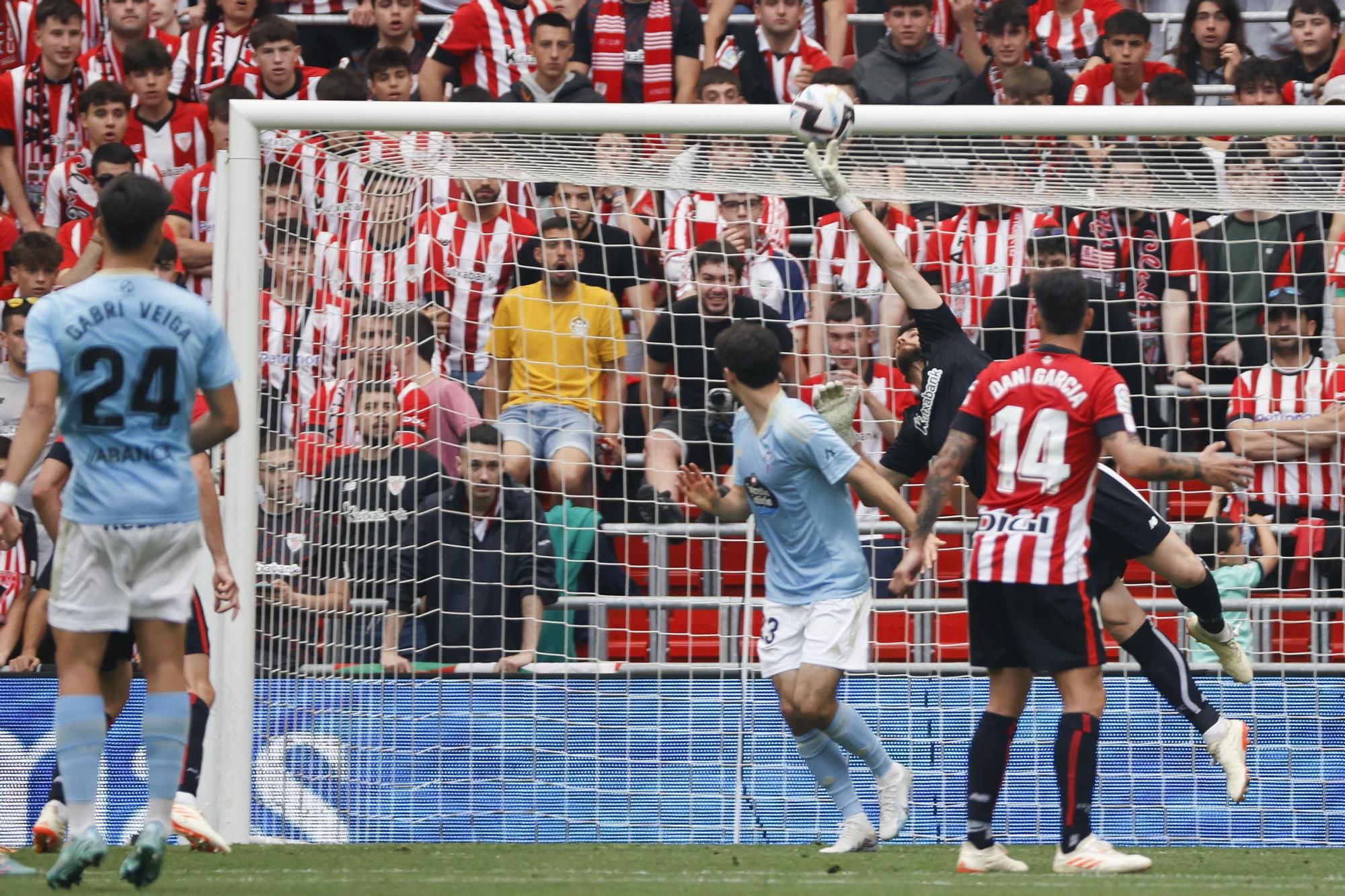 El Celta se hunde en el fango del San Mamés (2-1)