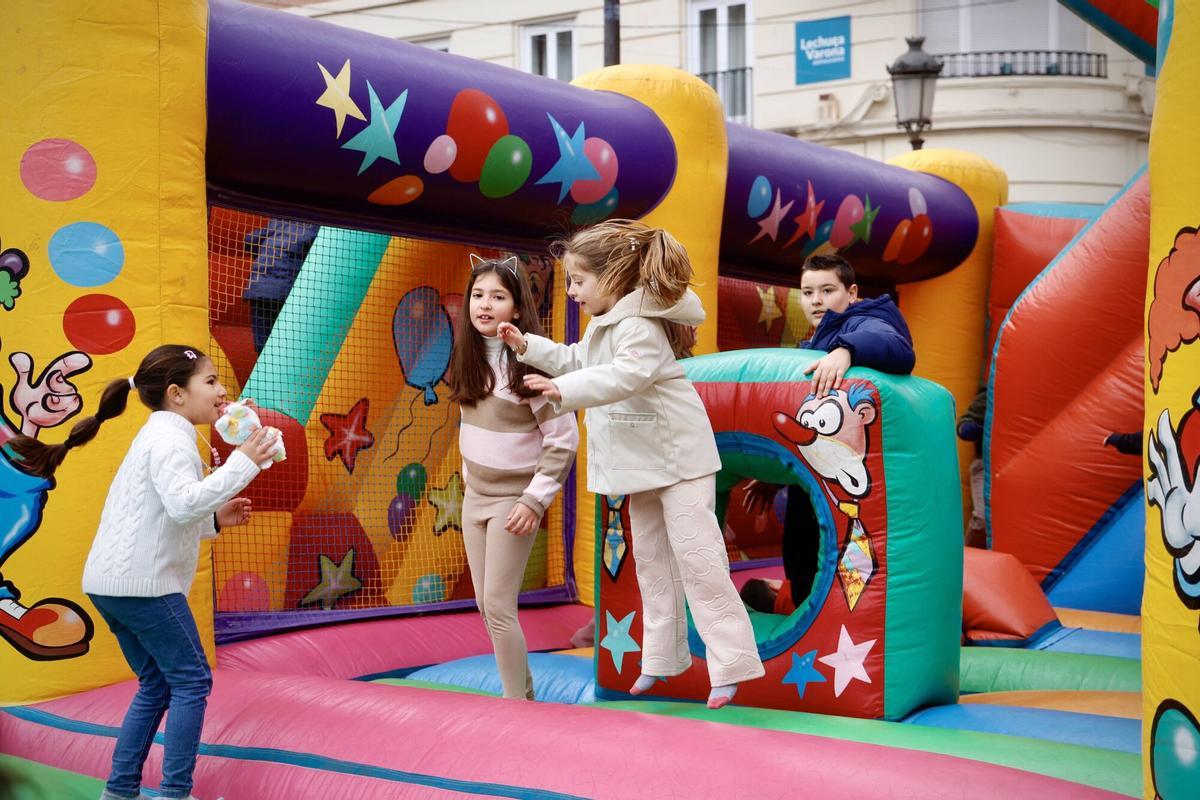 Las Tendillas despide el año 2025 en una Nochevieja infantil adelantada