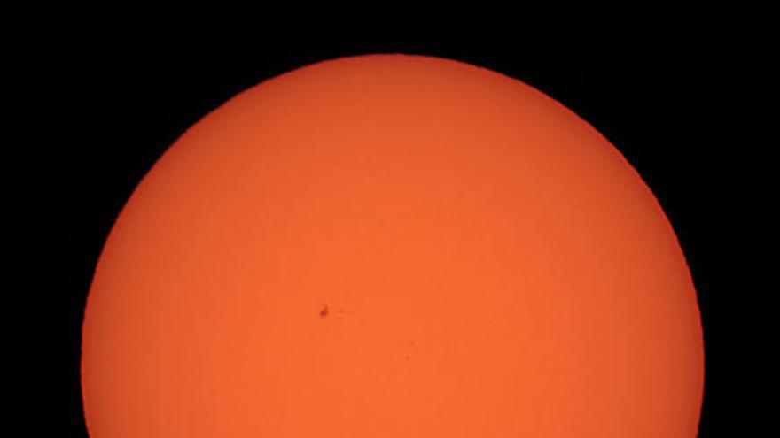 Mercurio, cruzando el Sol, en la observación del Mudic en Orihuela