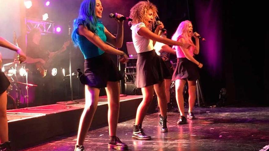 Las Sweet California en concierto.