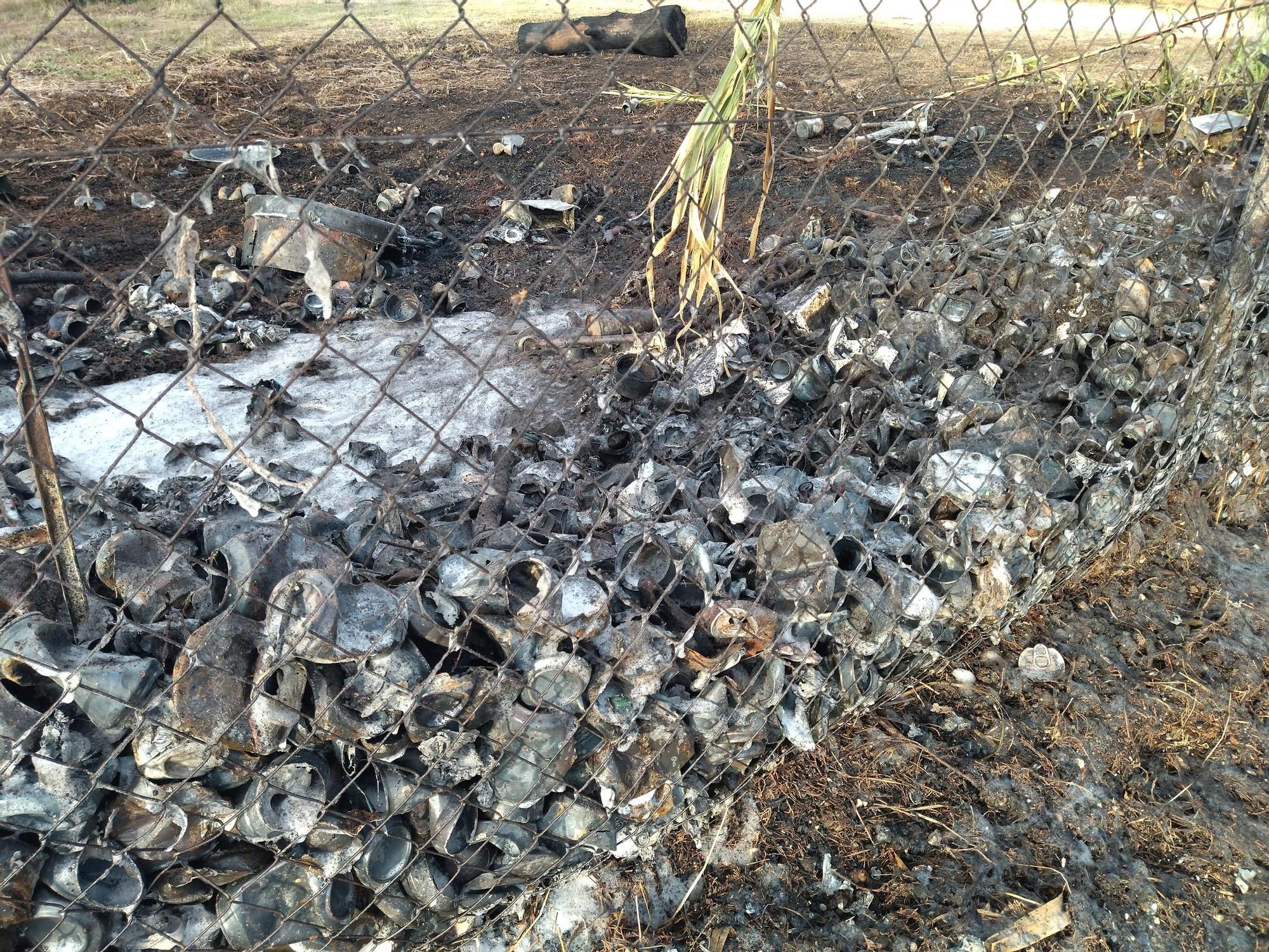 El incendio del Saladar de Xàbia se quedó a nada de las fincas de apartamentos (imágenes)