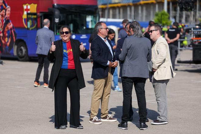 ¡De locos! Las mejores imágenes de una ciudad entregada al Barça