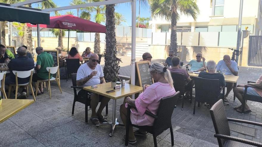 El desayuno gana terreno a la comida entre los turistas de Playa de Palma: "Aterrizan a las ocho y en quince minutos ya piden cerveza y escalope"