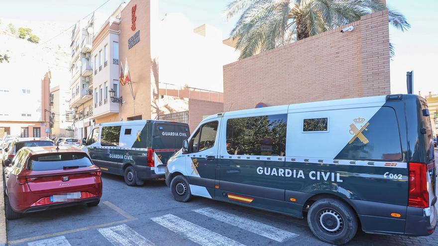 La falta de personal deja al borde del colapso al Registro Civil y al Juzgado de Violencia sobre la Mujer en Orihuela