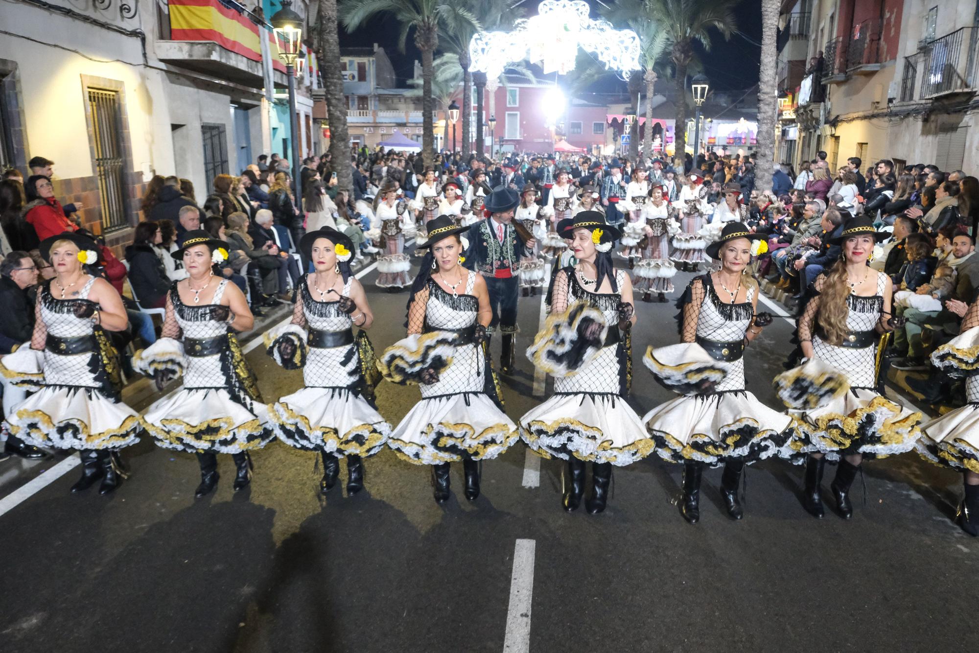 Así ha sido el defile general de comparsas de las fiestas de Moros y Cristianos de Monforte del Cid