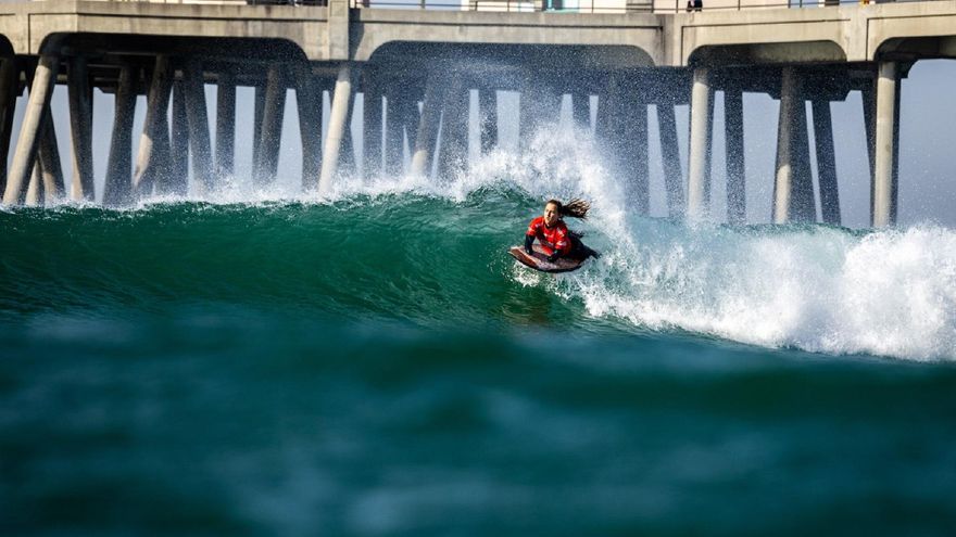Sarah Almagro se topa con una actuación histórica en el Mundial de parasurfing