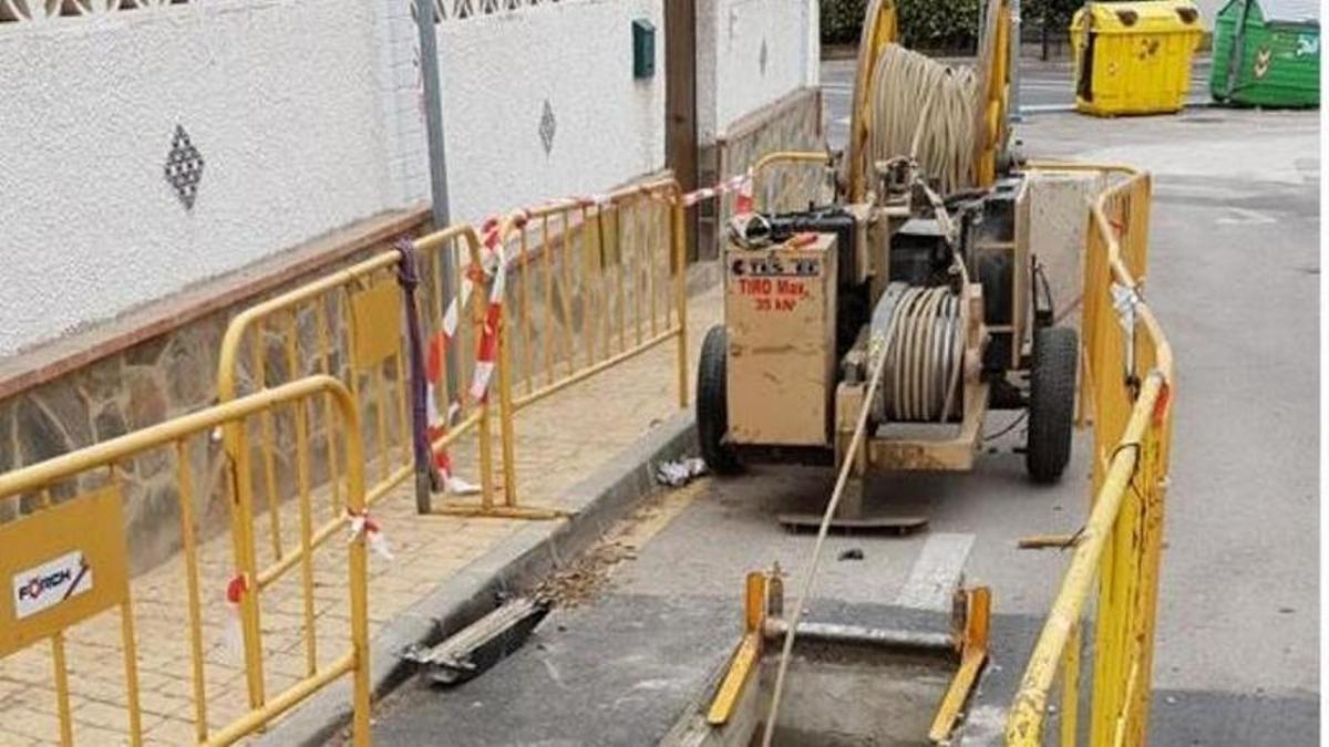 Endesa ha renovado 60 metros de cableado de líneas de media tensión.