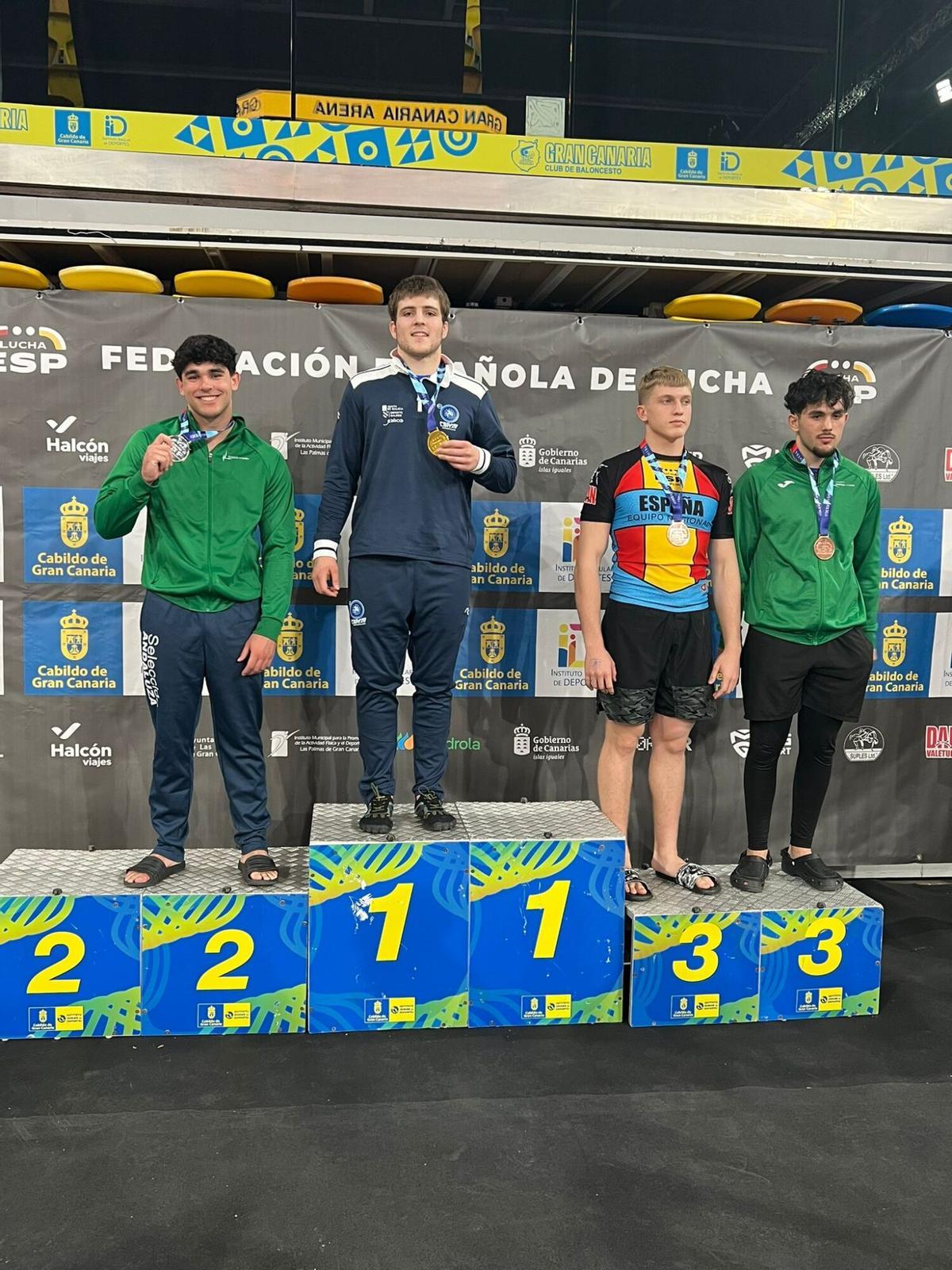 Carlos Menéndez, en lo más alto del podio en el Campeonato de España de grappling