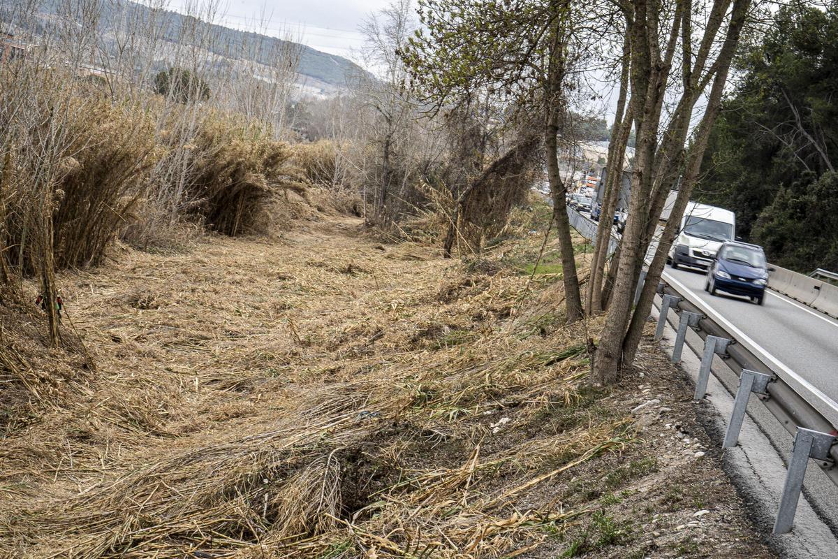 Obra en execució per allargar el carril de Sant Vicenç