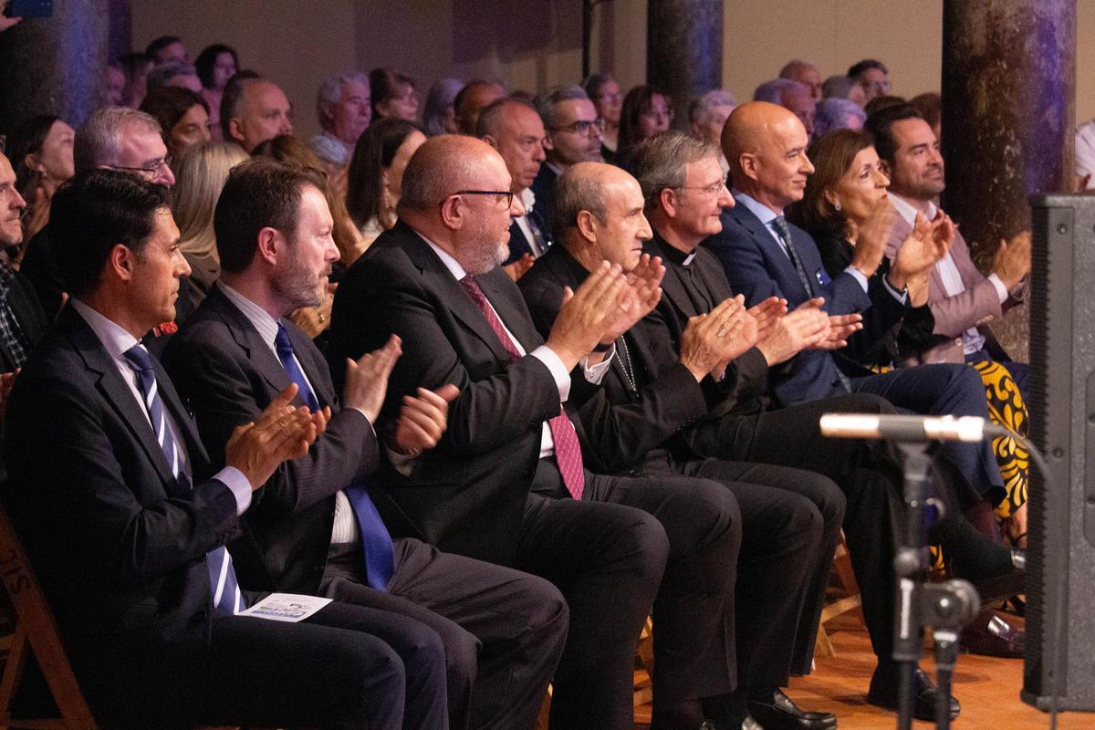 La Mezquita-Catedral se viste de música para celebrar los 50 años del hospital Reina Sofía La Mezquita-Catedral se viste de música para celebrar los 50 años del hospital Reina Sofía
