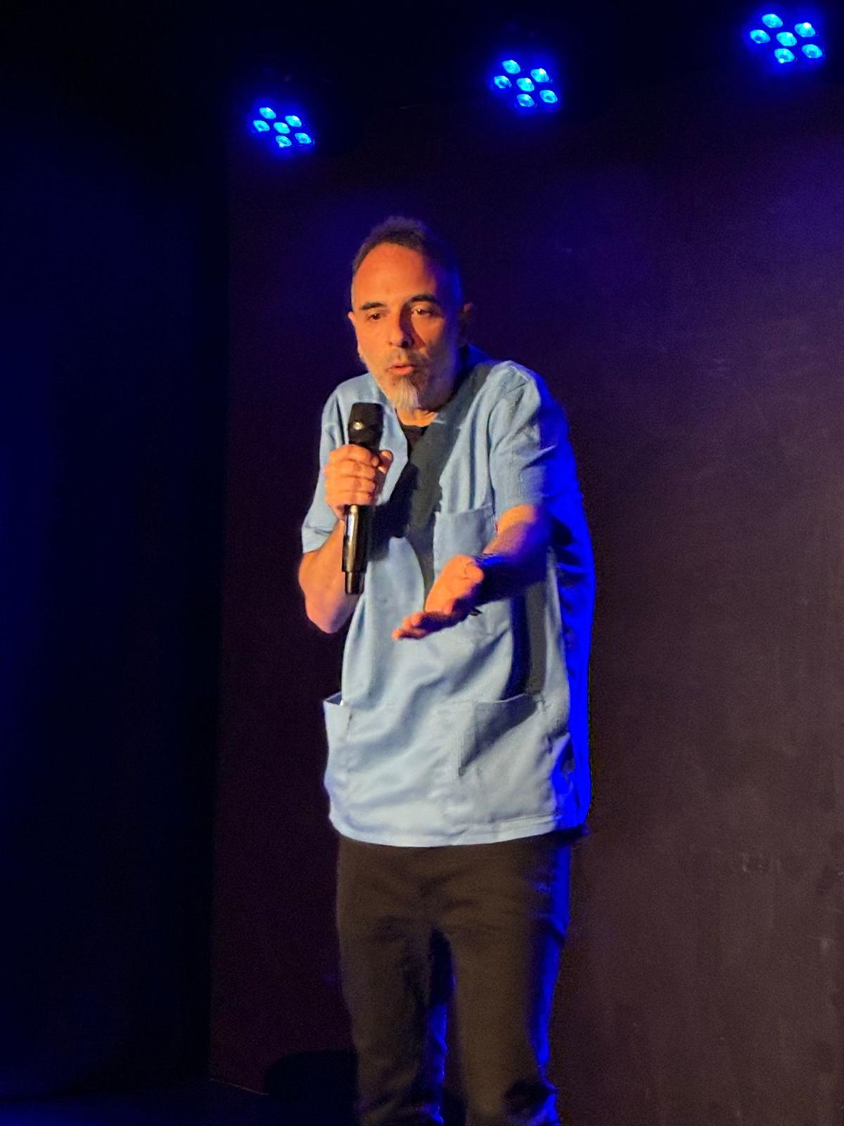 El humorista Jorge Guerra, en uno de sus shows.