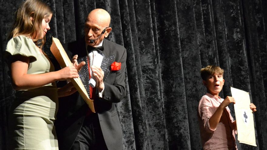 L&#039;il·lusionista Xevi: &quot;La gent em tenia por, em tractaven de bruixot&quot;