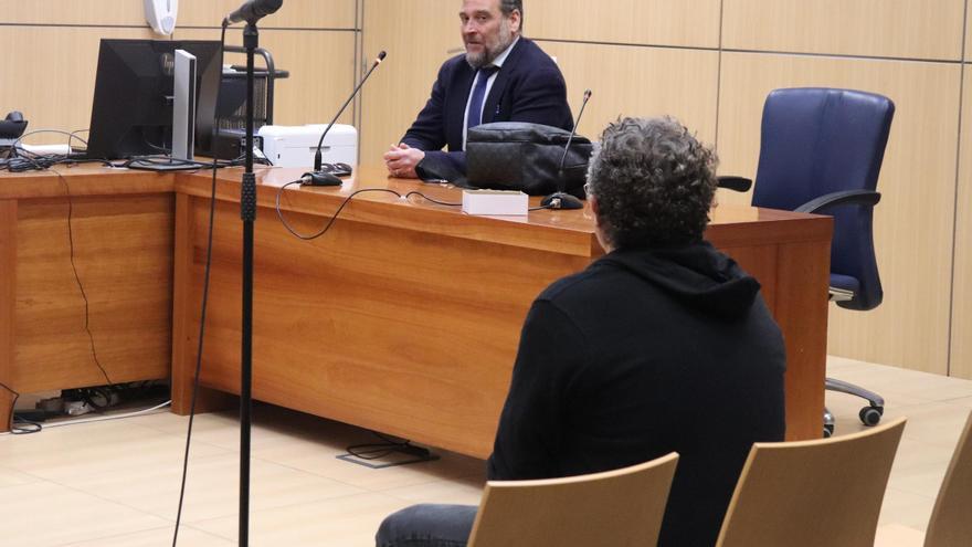 Condenado por descolgarse con un cable al piso de su ex y tratar de estrangularla