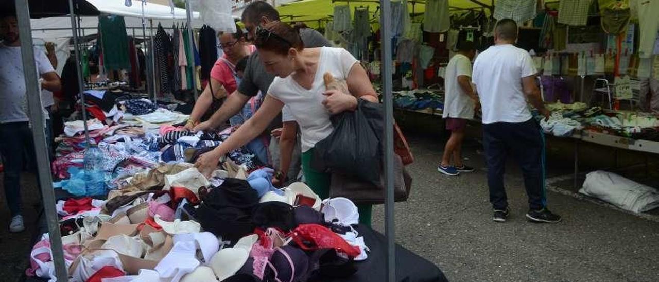 El mercadillo de Vilagarcía. // Noé Parga