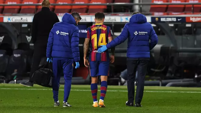 Coutinho fue intervenido el día 5 de abril satisfactoriamente de un quiste meniscal en la rodilla izquierda a cargo del doctor Rodrigo Lasmar bajo la supervisión de los servicios médicos del Club.