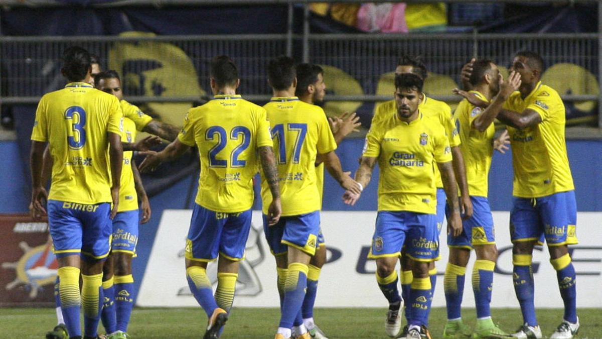 Los jugadores de la UD celebran el gol de penalti de Prince Boateng en el Trofeo Carranza de 2017