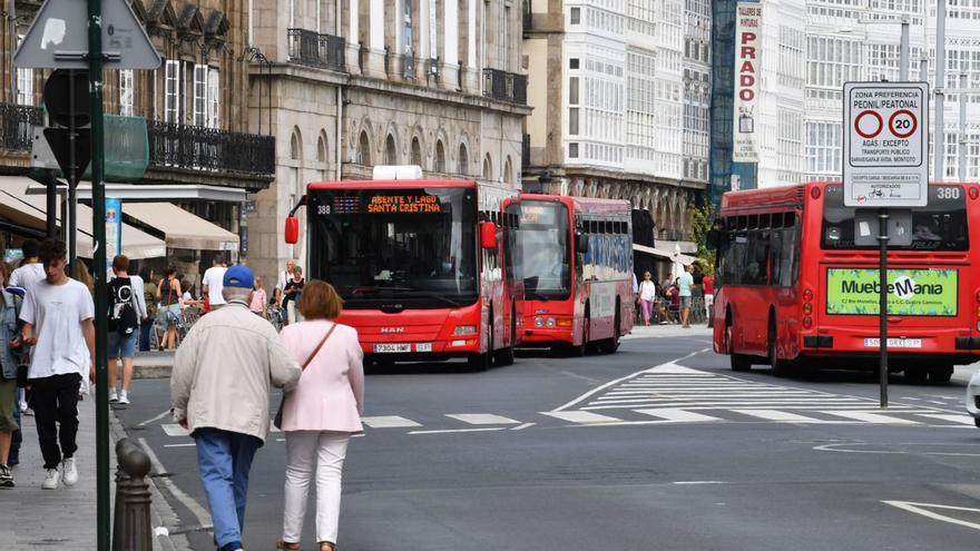 El Concello aumenta al 50% la rebaja del precio del bus con tarjeta Millenium, que pasa de 52 a 38 céntimos