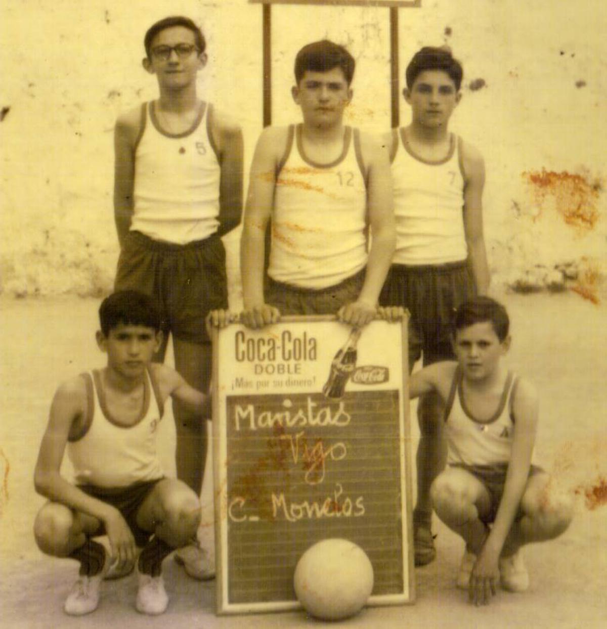 Un equipo antiguo del Maristas.