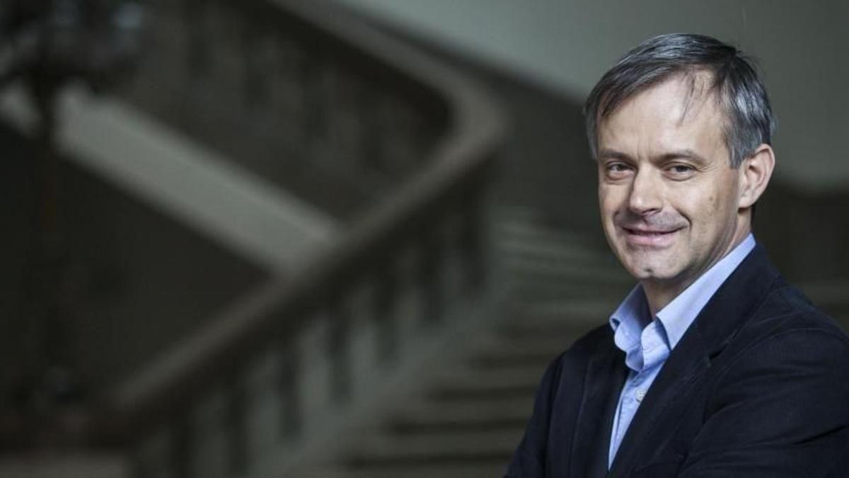 El catedrático Vicent J. Martínez