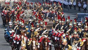 Macron obre la seva última desfilada del 14J als seus aliats d’altres països