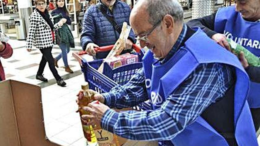 Recogida de alimentos en un supermercado de Zamora.