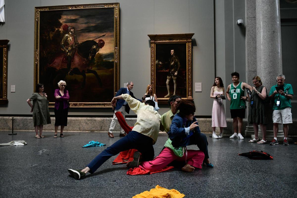 La Ribot actúa en el Museo del Prado.