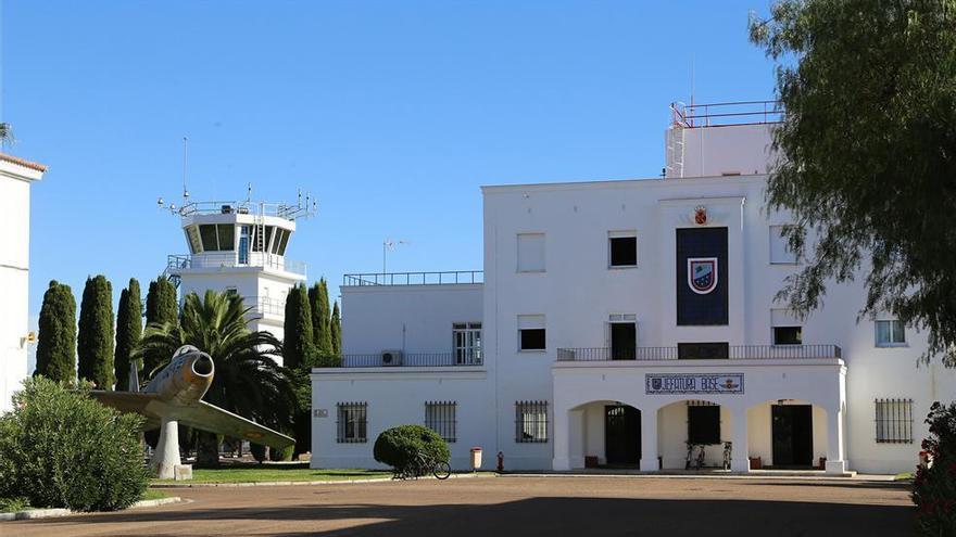 La cantina de la Base Aérea de Talavera está cerrada tras dar positivo el encargado