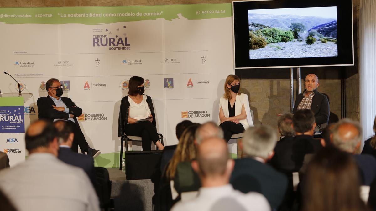 Los participantes en las jornadas de ayer, en la sesión de clausura.