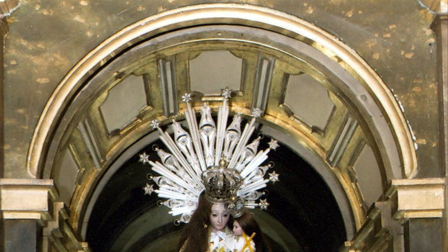Imagen de la Virgen.