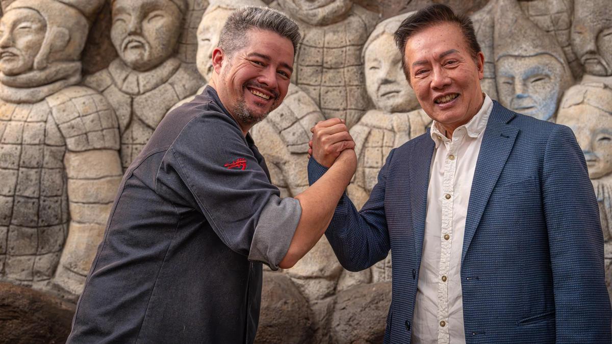 Adam Lam y Lam Chuen Ping en el restaurante Memorias de China.
