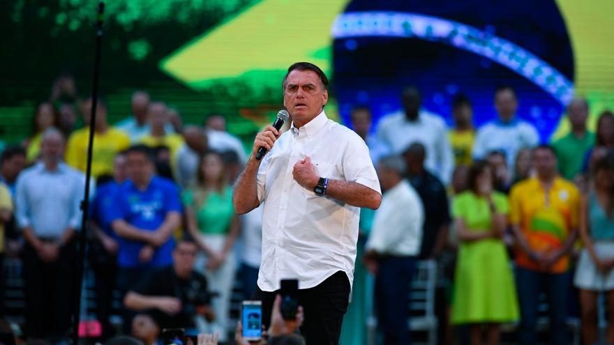 El ultraderechista Bolsonaro se hace llamar &quot;el capitán del pueblo&quot; en su carrera por la reelección