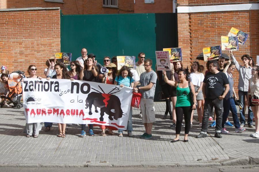 Toros en San Pedro: Cayetano, por la puerta grande