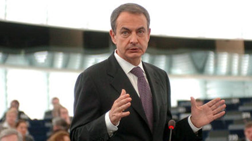 Zapatero reclama un &quot;gran pacto social&quot; para superar la crisis