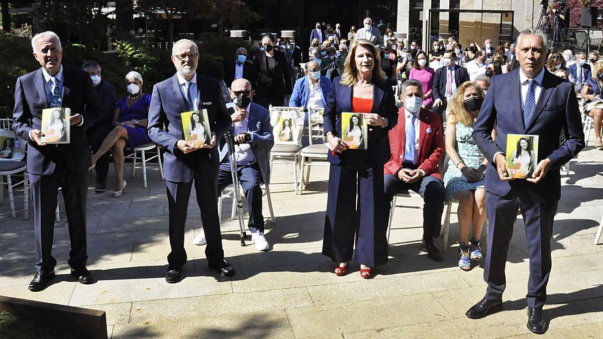 Paco Docampo, Norberto Rodríguez, Oliva Figueira y Paco Zas, en la presentación del libro.  | // LA OPINIÓN