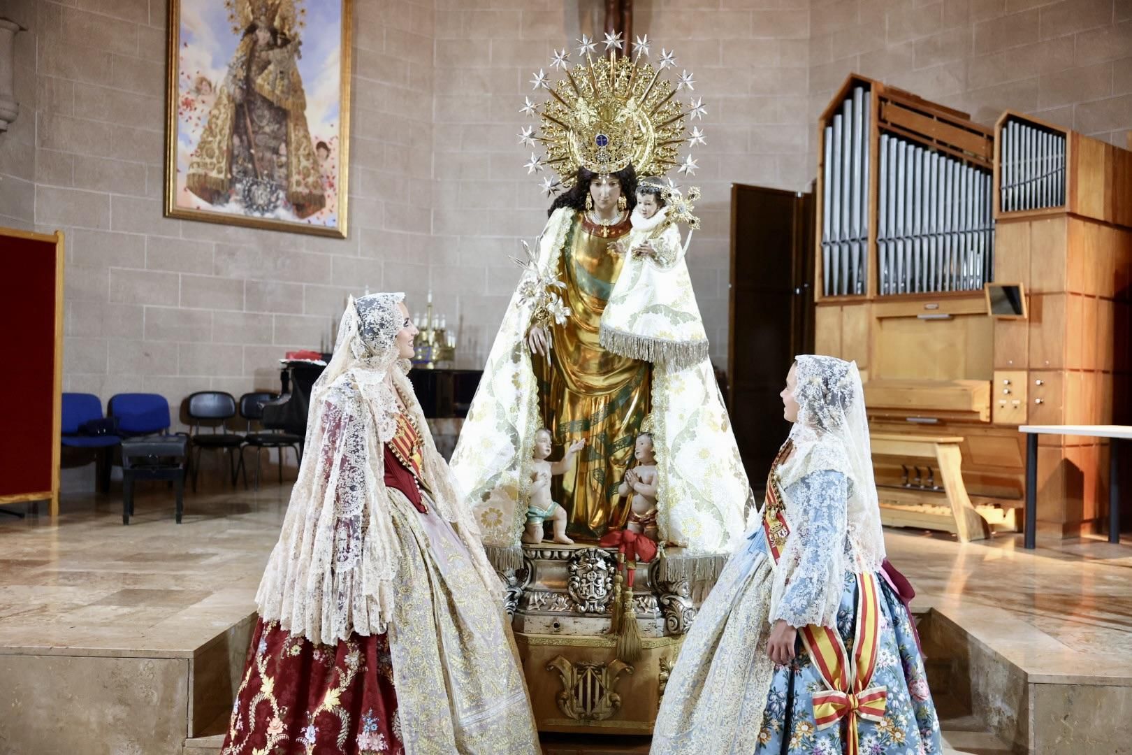 El Besamanos de falleras mayores y cortes 2024, en imágenes