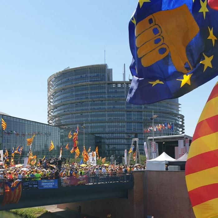 Concentració independentista davant l'Eurocambra