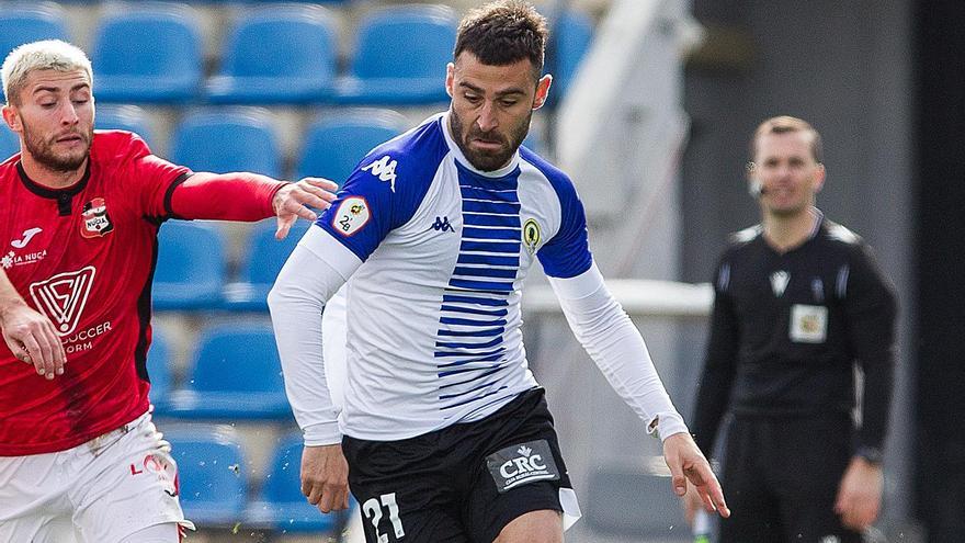 El delantero del Hércules Benja en el partido ante La Nucía