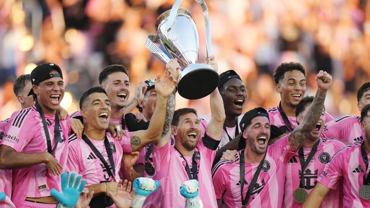 Messi celebra la MLS Cup con sus compañeros del Inter Miami.