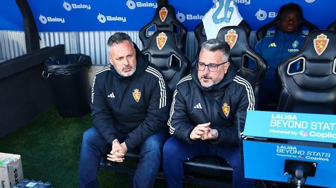 David Navarro, entrenador del Real Zaragoza: "Tenemos que seguir siendo humildes y currantes, seguimos en descenso"