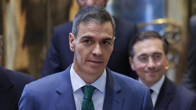 El president del Govern, Pedro Sánchez, arriba divendres a l’Instituto Cervantes, a Madrid. | ZIPI ARAGÓN / EFE