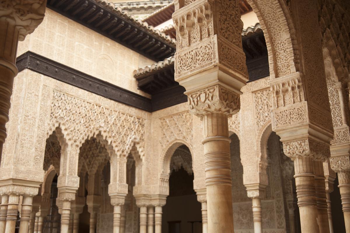 Pilares ornamentados Alhambra, Granada