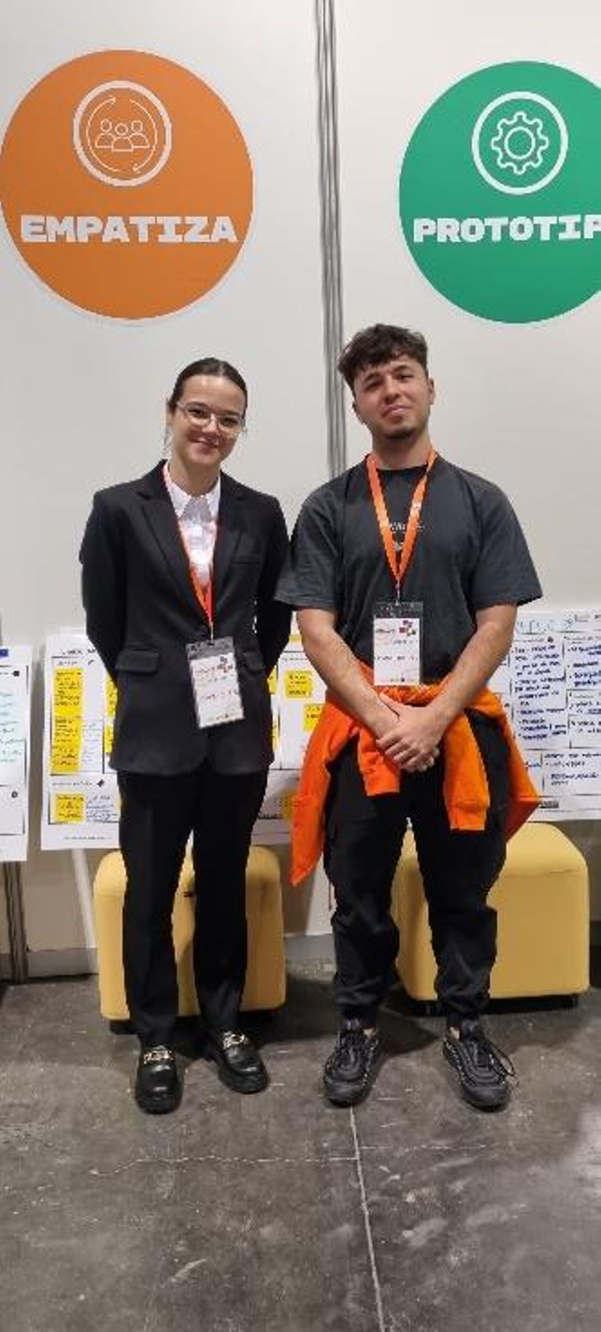 Dos de los alumnos del IES Tirant lo Blanc participantes