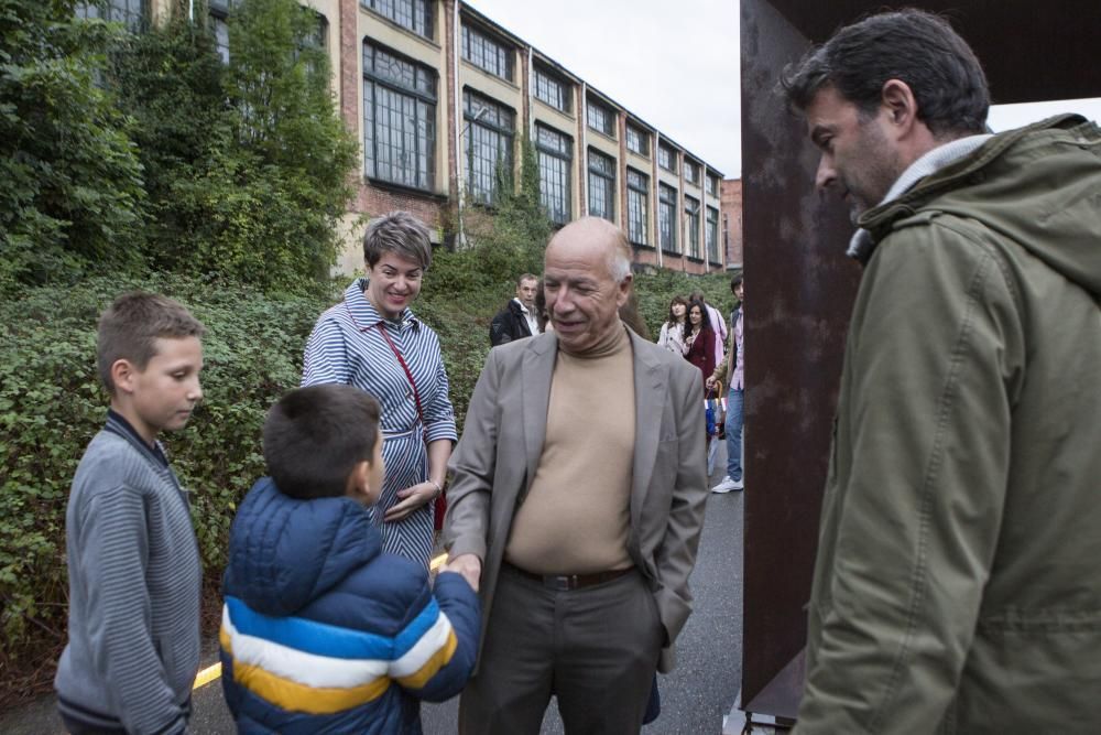 Premios Princesa de Asturias: Alejandro Portes visita la exposición fotográfica "Integrantes" en La Vega