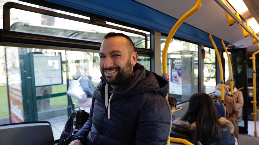 Los asturianos plantan cara al covid: así fue el primer día sin mascarillas en transporte público