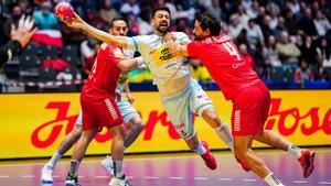 Agustín Casado, en una acción del duelo contra Chile