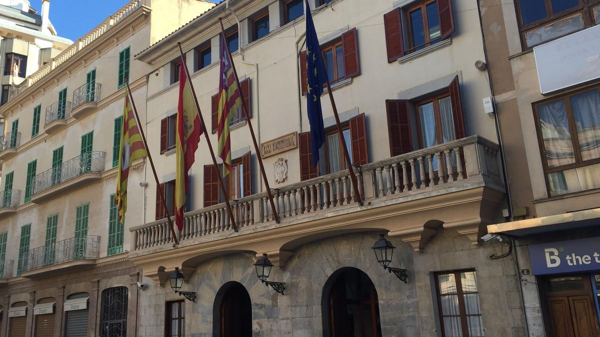 Una imagen de la fachada del ayuntamiento de Inca