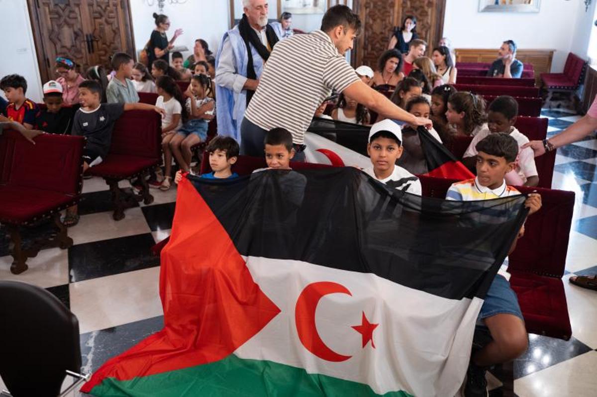 Los niños saharauis viven una jornada institucional en la Diputación de Cáceres Los niños saharauis viven una jornada institucional en la Diputación de Cáceres