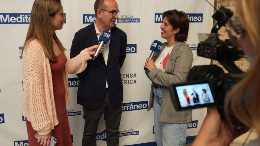 Claudia Arrufat y Sandra Segarra entrevistan a Ángel Báez en la Bodeguilla de ‘Mediterráneo’ en Vila-real