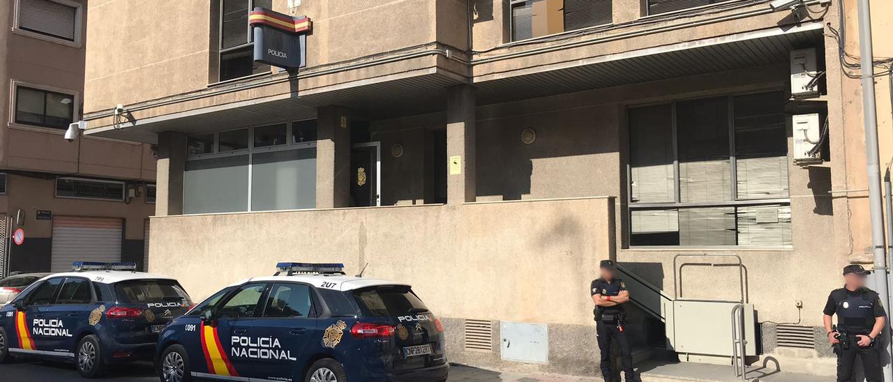 La Comisaría de la Policía Nacional de Elda-Petrer donde fue conducido el condenado tras su detención.