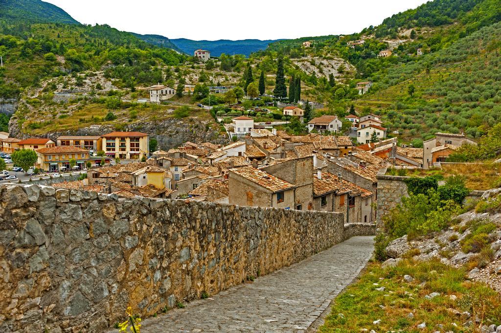 ¿Te animas a pasear por las murallas de Entrevaux?